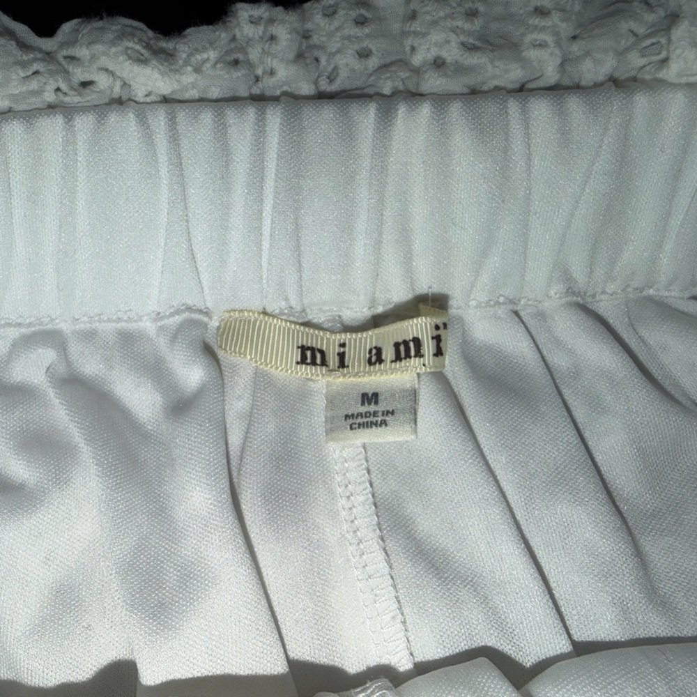 Miami Francescas white paper bag waist shorts
Size M - Picture 4 of 6